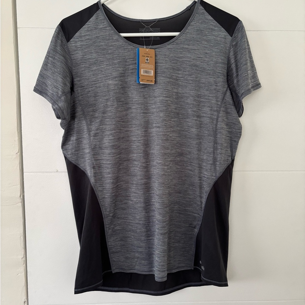Patagonia Women's Short Sleeve Gray and Black Tee